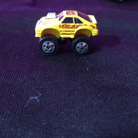 Micro Machines 1987 Road Champs '80's Ford Mustang - Picture 2 of 8